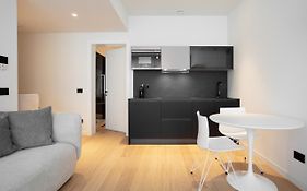 Sant'Ambrogio Apartments, Reception H24